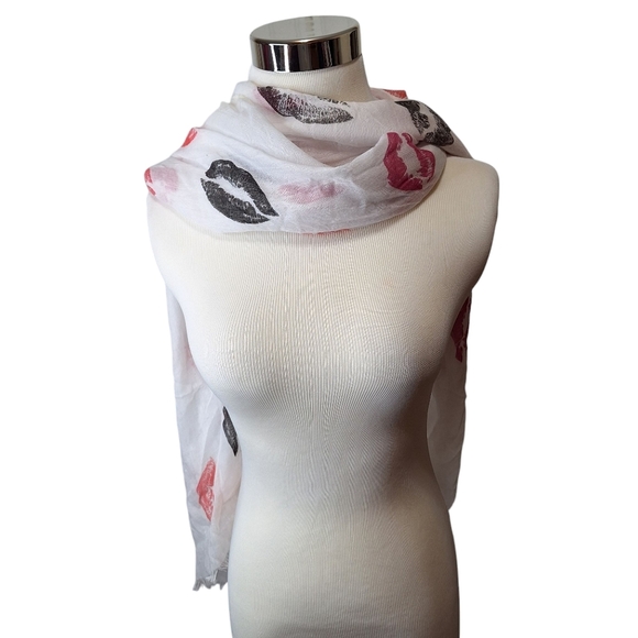 JC 100% Cotton Rectangular Scarf With Fringe Hemline White Lips Print 71" X 29" - Picture 3 of 8